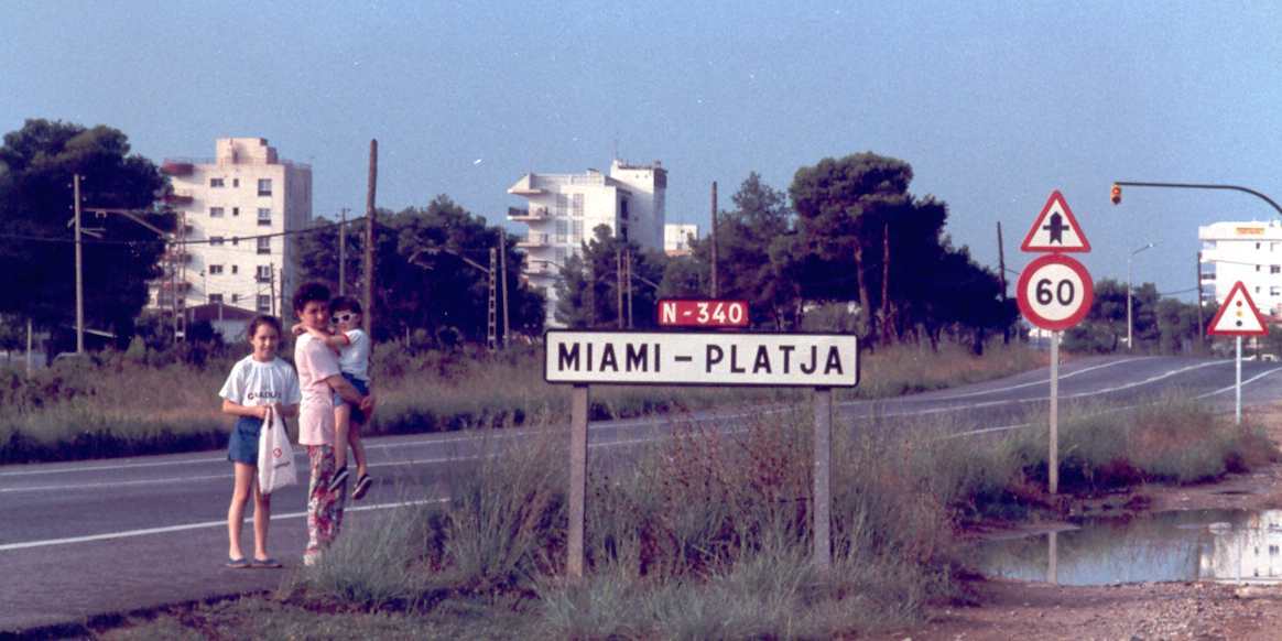 PASEANDO POR LA CARRETERA