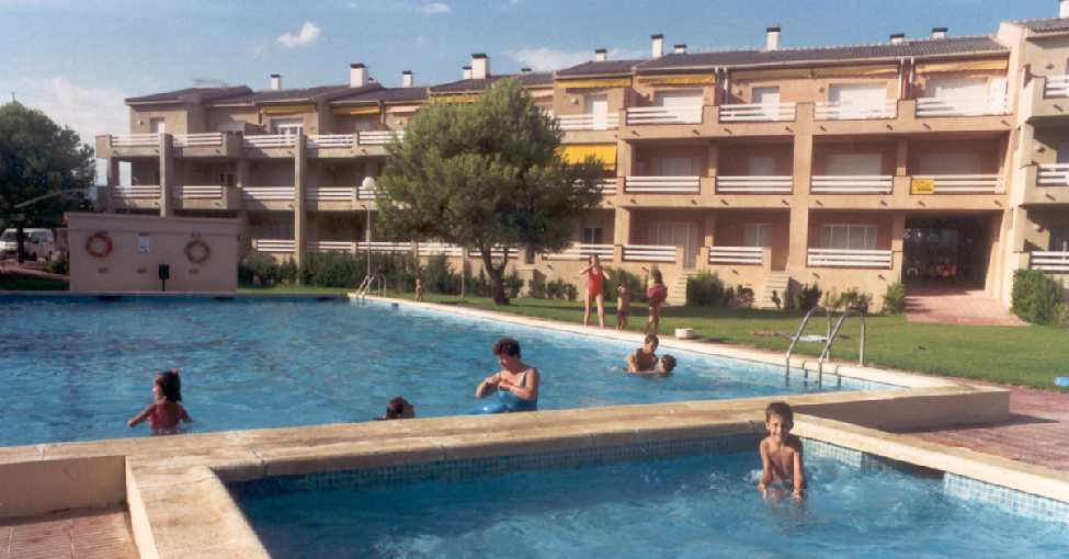EN LA PISCINA DE RESIDENCIAL GUARDAMAR