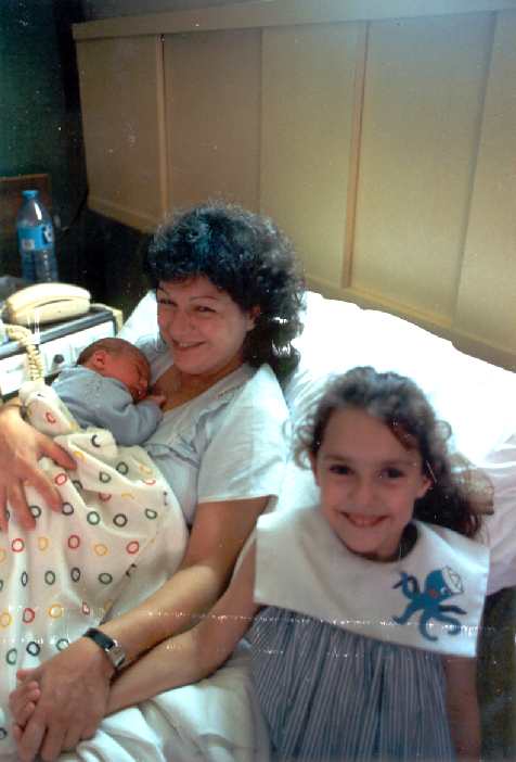 CON DANIEL RECIEN NACIDO Y ALANA EN LA CLINICA DEL PILAR DE BARCELONA