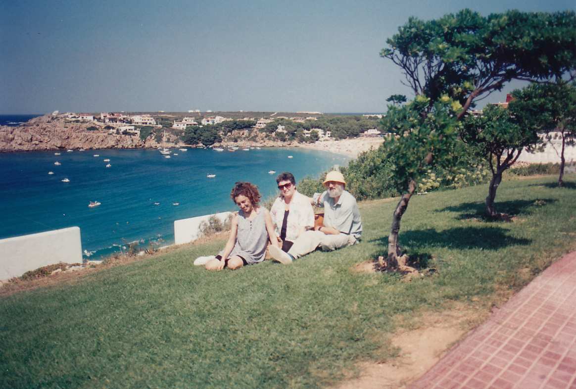 EN ARENAL D'EN CASTELL, MENORCA CON ALANA