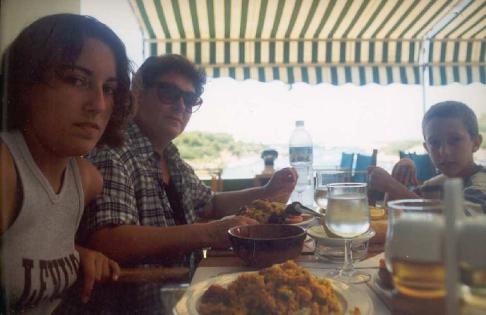 LAS PAELLAS EN CALA SANTANDRIA. MENORCA