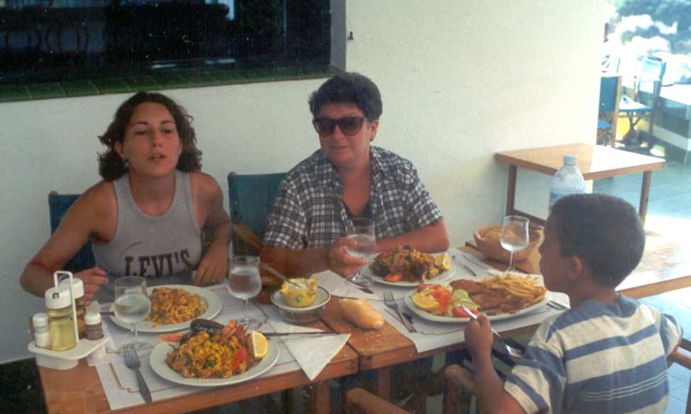 LAS PAELLAS EN CALA SANTANDRIA. MENORCA
