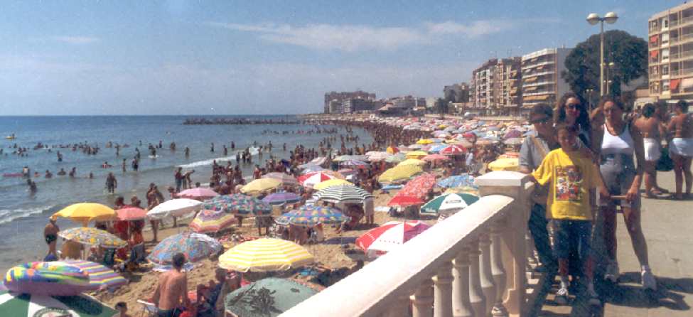 EN TORREVIEJA, ALICANTE, CON ALANA, DANIEL Y MI HEMANA MARIVI