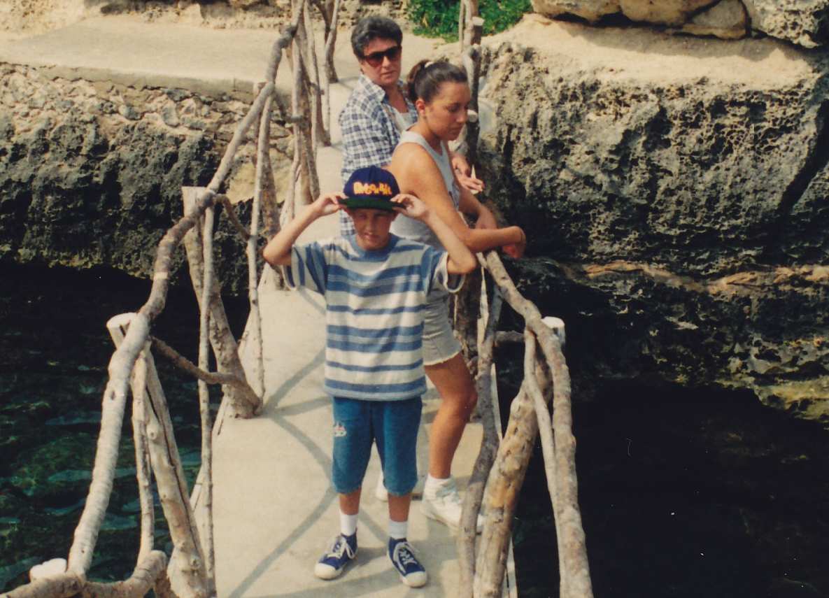 EN LOS DELFINES, MENORCA CON ALANA Y DANIEL