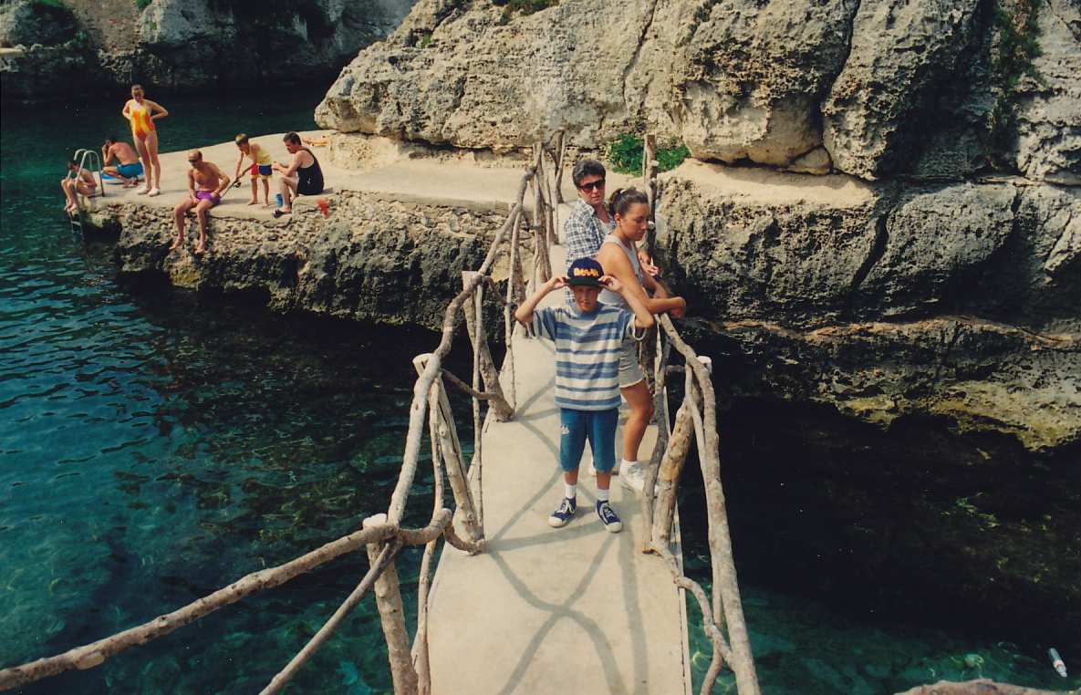 EN LOS DELFINES, MENORCA CON ALANA Y DANIEL