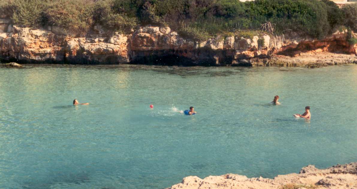EN SA CALETA. MENORCA