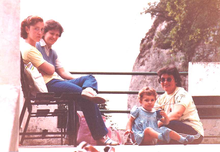 LOS PRIMEROS A&Ntilde;OS EN CASA DE MONTSE