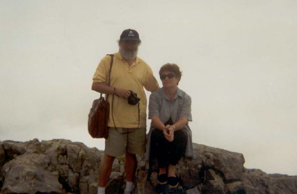 PICOS DE EUROPA. ARRIBA. SUBIDA CON TELEFERICO Y NUBLADO