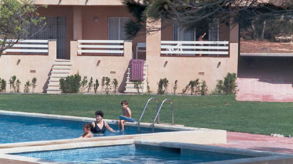 EN LA PISCINA DE RESIDENCIAL GUARDAMAR