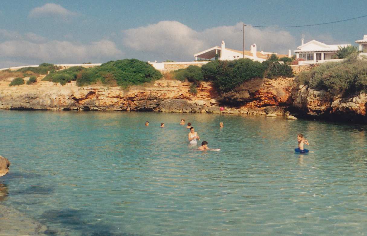 EN SA CALETA, MENORCA CON ALANA Y DANIEL