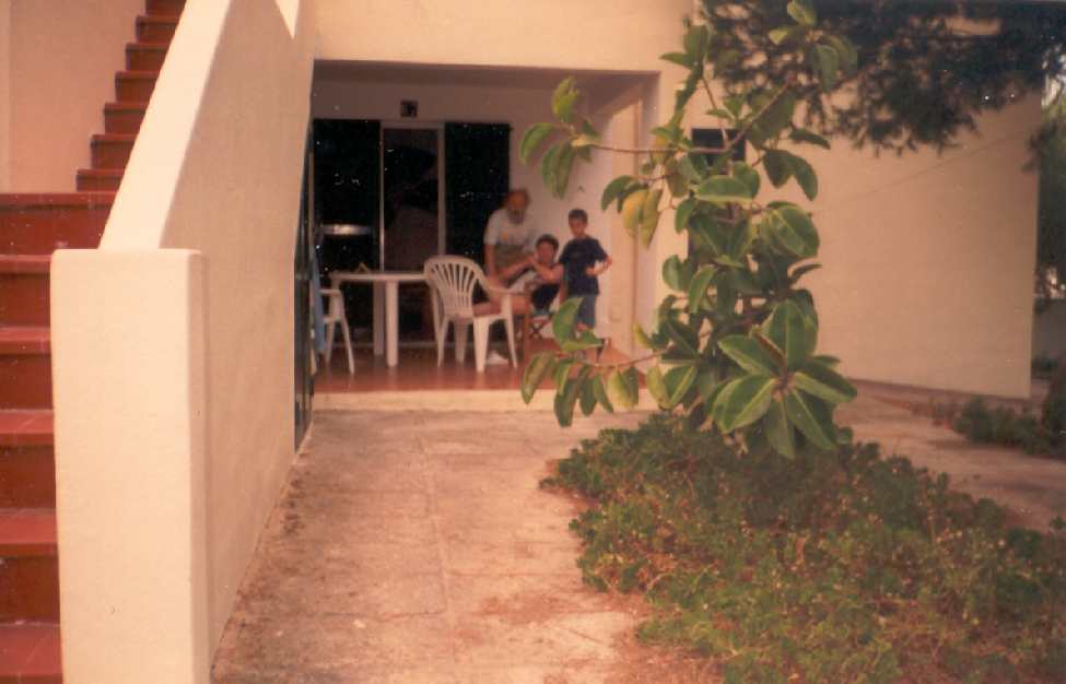 EL APARTAMENTO EN CALA SANTANDRIA. MENORCA.
