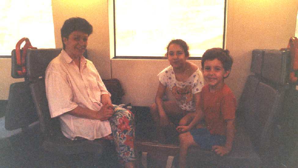 EN EL TREN HACIA HOSPITALET DEL L'INFANT